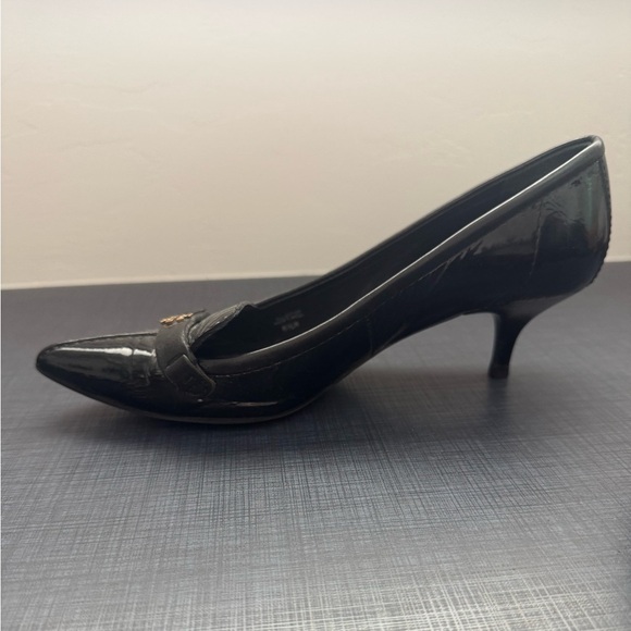 Tory Burch Eliza Black Patent Leather Kitten Heel Pointed Toe Timeless Size 6.5 - Picture 8 of 9